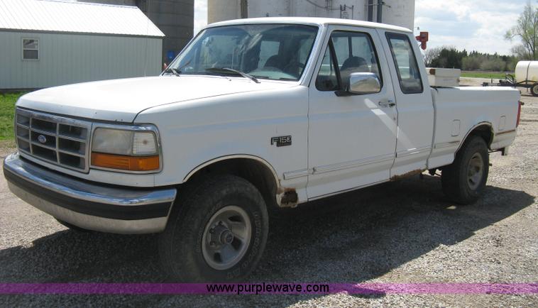 image for item E3455 1994 Ford F150 XLT SuperCab pickup truck