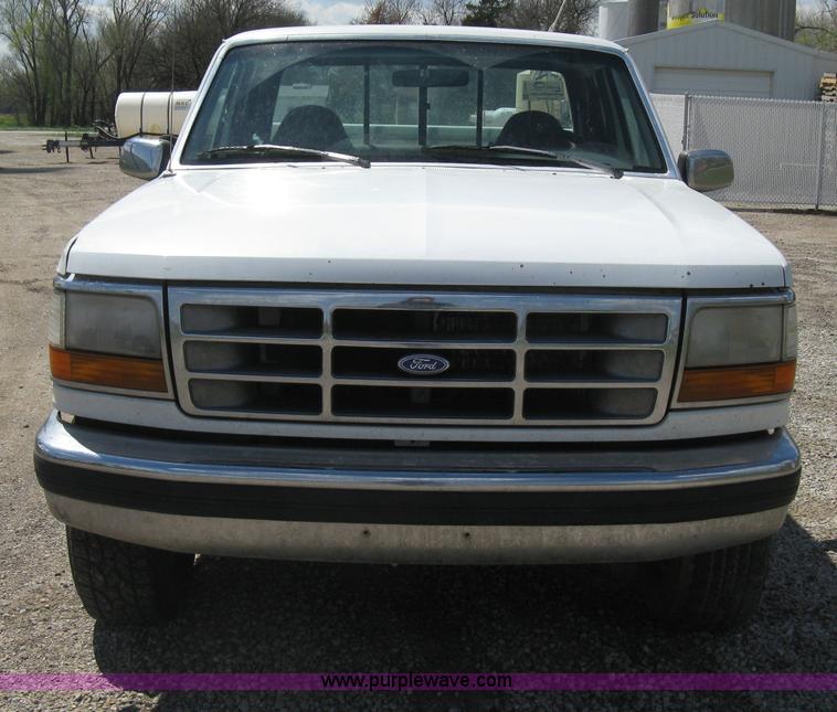 image for item E3455 1994 Ford F150 XLT SuperCab pickup truck