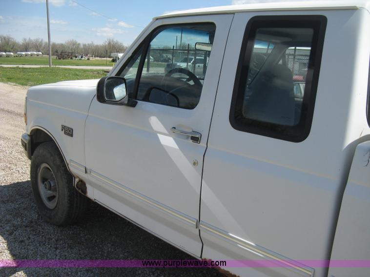 image for item E3455 1994 Ford F150 XLT SuperCab pickup truck