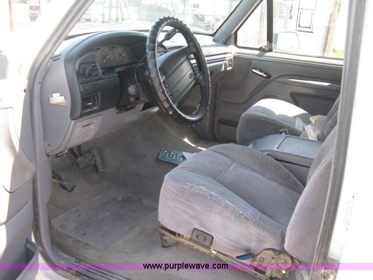 image for item E3455 1994 Ford F150 XLT SuperCab pickup truck