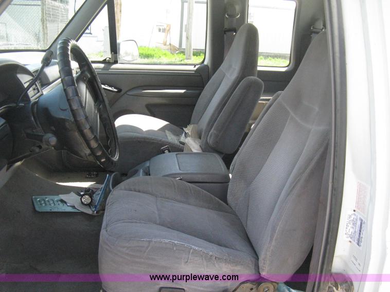 image for item E3455 1994 Ford F150 XLT SuperCab pickup truck