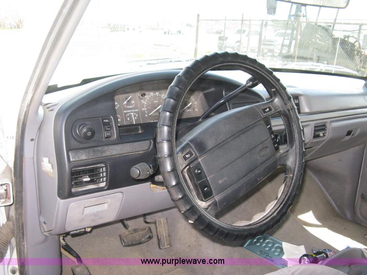 image for item E3455 1994 Ford F150 XLT SuperCab pickup truck