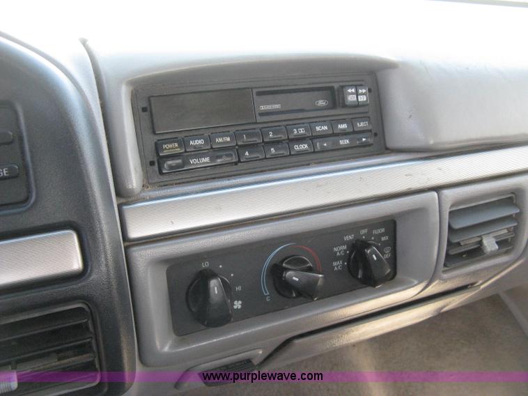 image for item E3455 1994 Ford F150 XLT SuperCab pickup truck