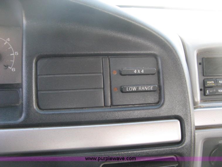 image for item E3455 1994 Ford F150 XLT SuperCab pickup truck