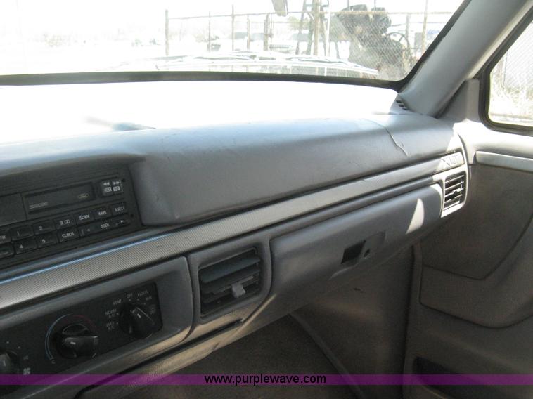 image for item E3455 1994 Ford F150 XLT SuperCab pickup truck