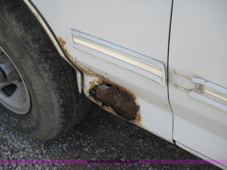 image for item E3455 1994 Ford F150 XLT SuperCab pickup truck