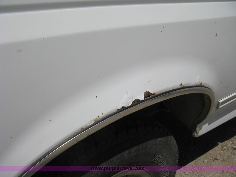 image for item E3455 1994 Ford F150 XLT SuperCab pickup truck