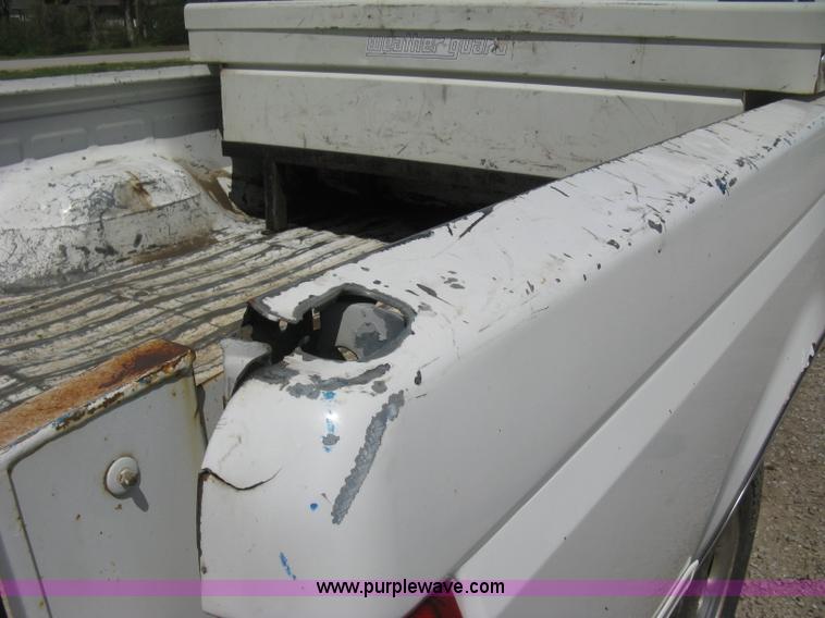 image for item E3455 1994 Ford F150 XLT SuperCab pickup truck