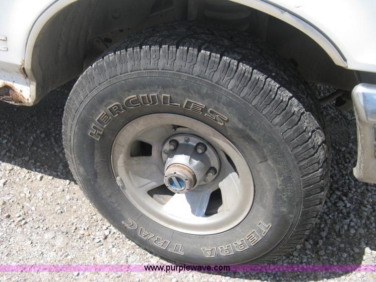 image for item E3455 1994 Ford F150 XLT SuperCab pickup truck