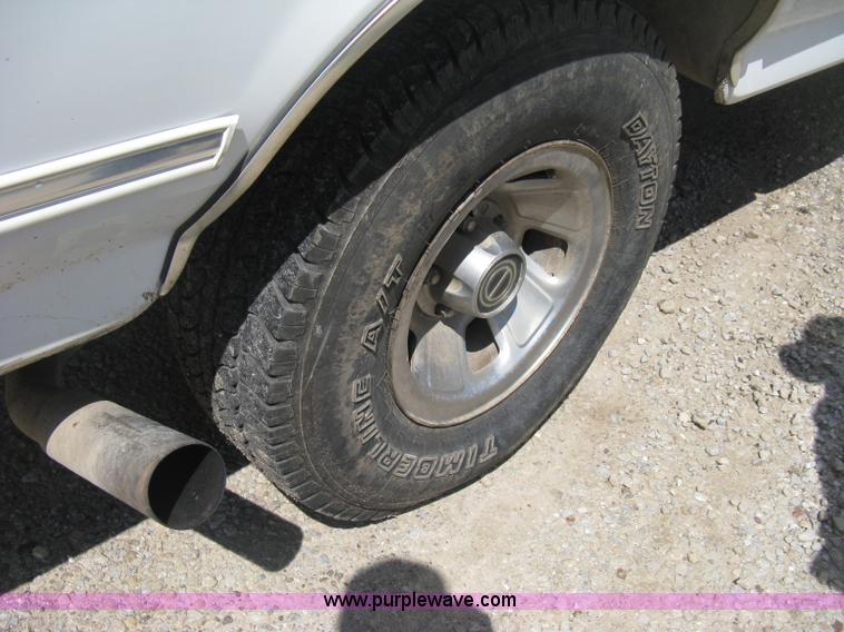 image for item E3455 1994 Ford F150 XLT SuperCab pickup truck