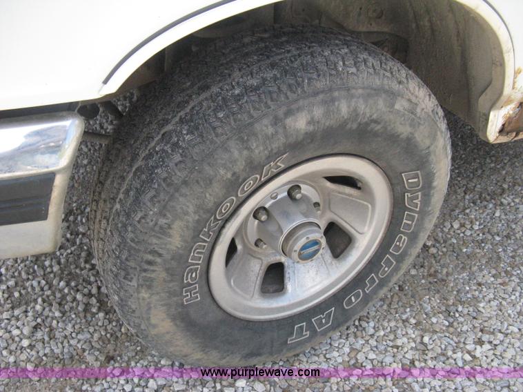 image for item E3455 1994 Ford F150 XLT SuperCab pickup truck