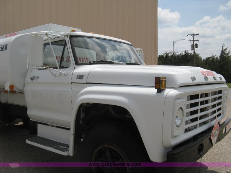 image for item E3499 1973 Ford F600 fuel tanker truck