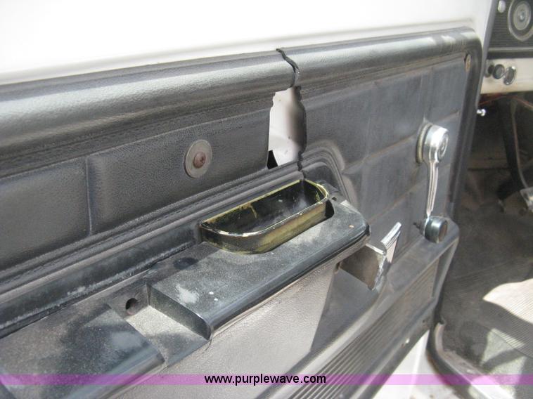 image for item E3499 1973 Ford F600 fuel tanker truck