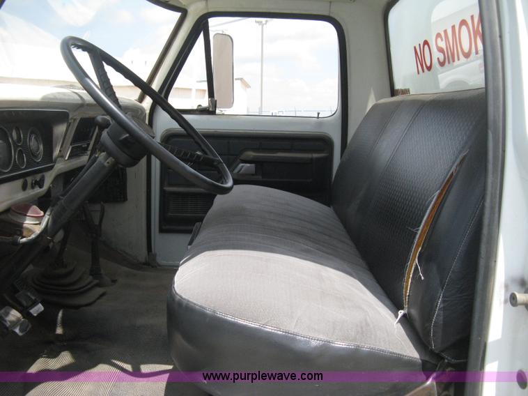 image for item E3499 1973 Ford F600 fuel tanker truck