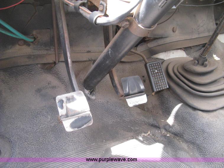 image for item E3499 1973 Ford F600 fuel tanker truck