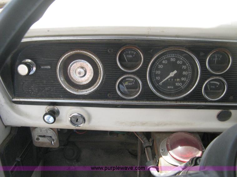 image for item E3499 1973 Ford F600 fuel tanker truck