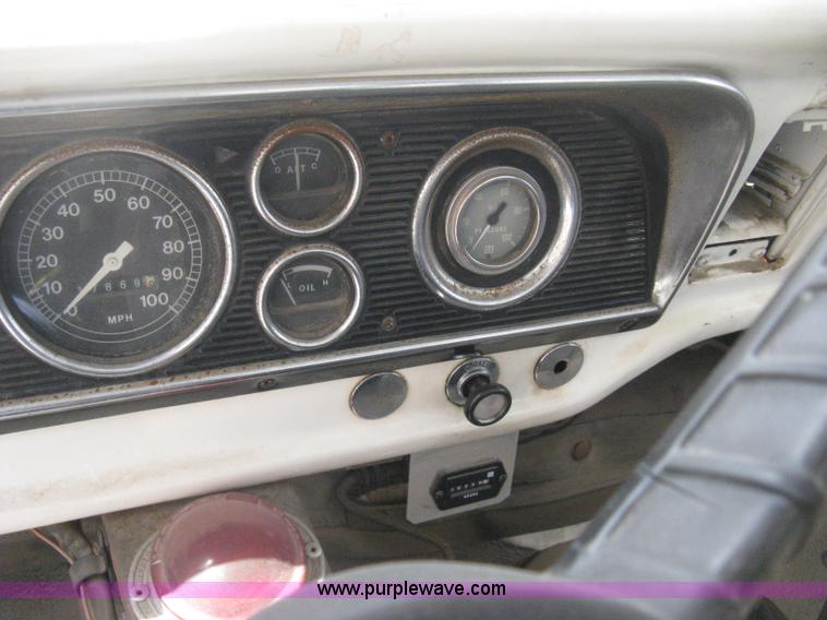 image for item E3499 1973 Ford F600 fuel tanker truck
