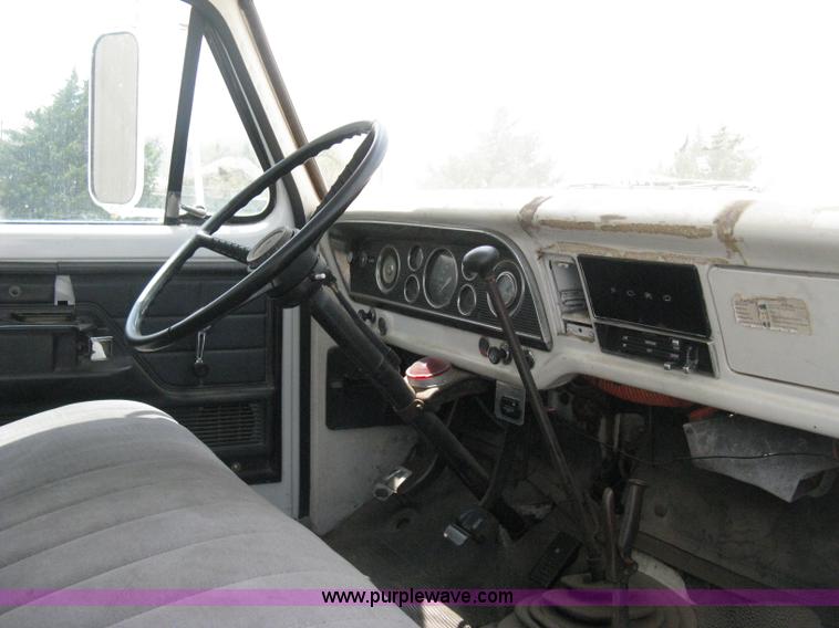 image for item E3499 1973 Ford F600 fuel tanker truck