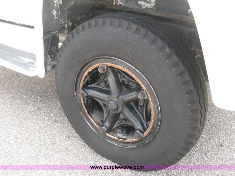 image for item E3499 1973 Ford F600 fuel tanker truck