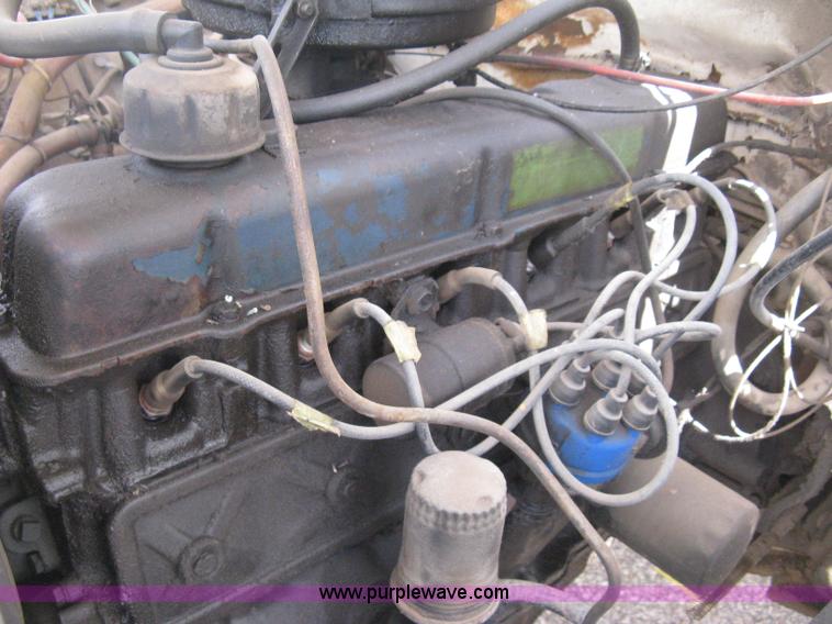 image for item E3499 1973 Ford F600 fuel tanker truck