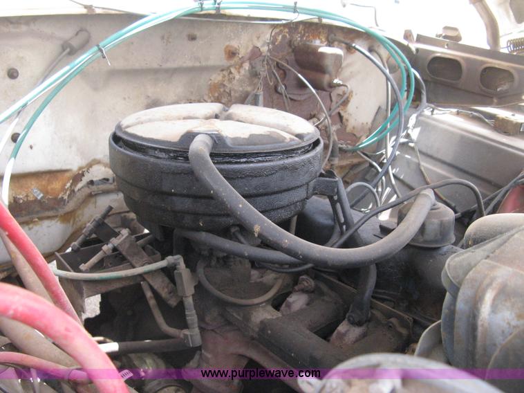 image for item E3499 1973 Ford F600 fuel tanker truck