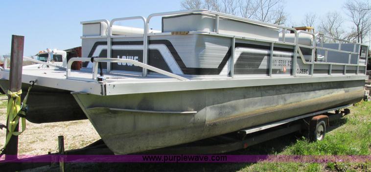 image for item E7224 1987 Lowe Classic pontoon boat