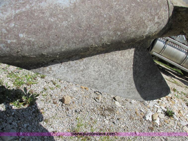 image for item E7224 1987 Lowe Classic pontoon boat