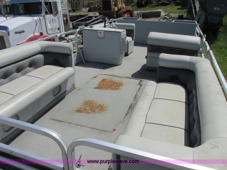 image for item E7224 1987 Lowe Classic pontoon boat