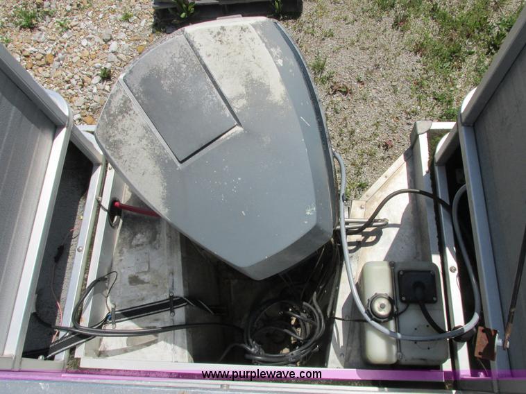 image for item E7224 1987 Lowe Classic pontoon boat