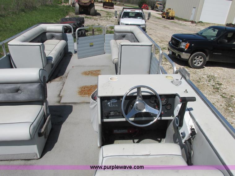 image for item E7224 1987 Lowe Classic pontoon boat