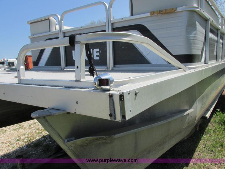 image for item E7224 1987 Lowe Classic pontoon boat