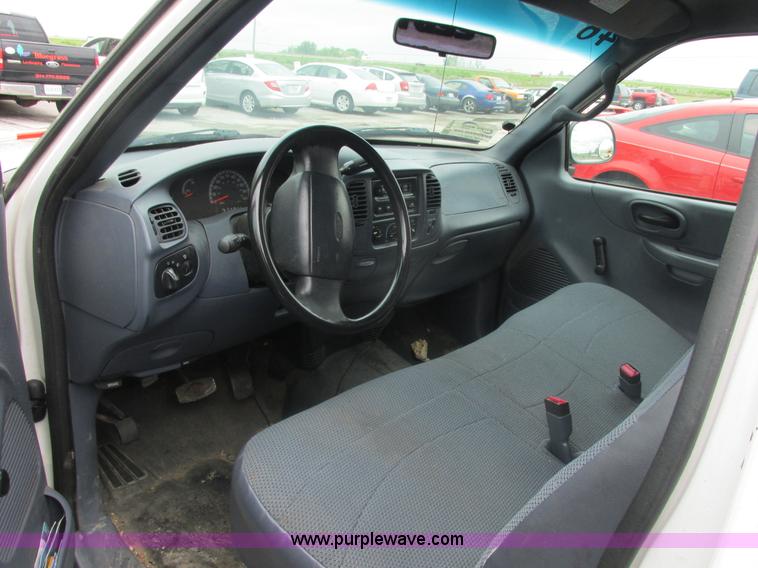 image for item E7234 1999 Ford F150 XL pickup truck