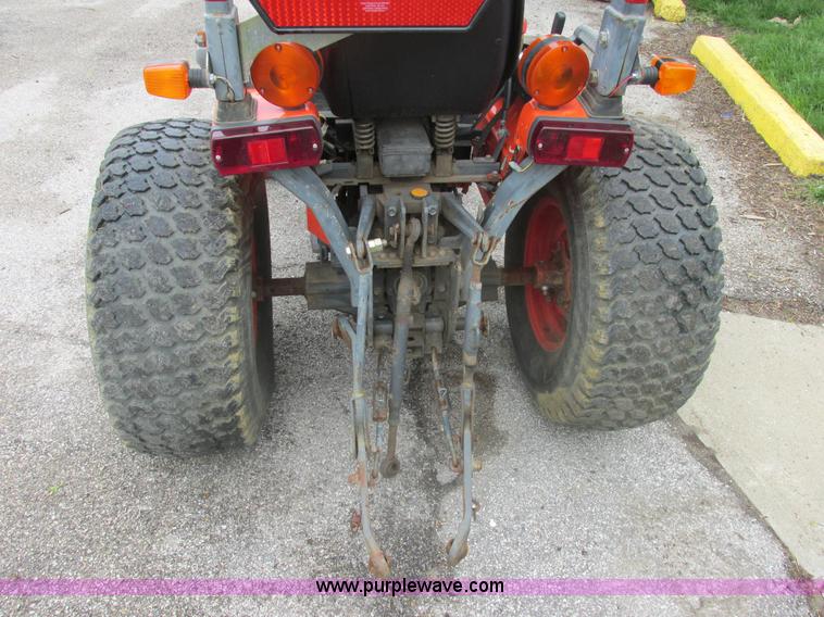 image for item E7237 Kubota B7610 MFWD tractor