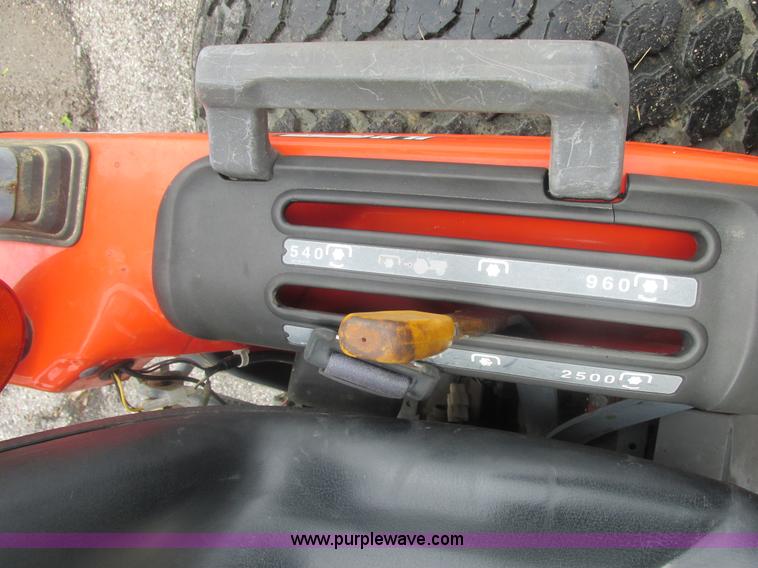 image for item E7237 Kubota B7610 MFWD tractor