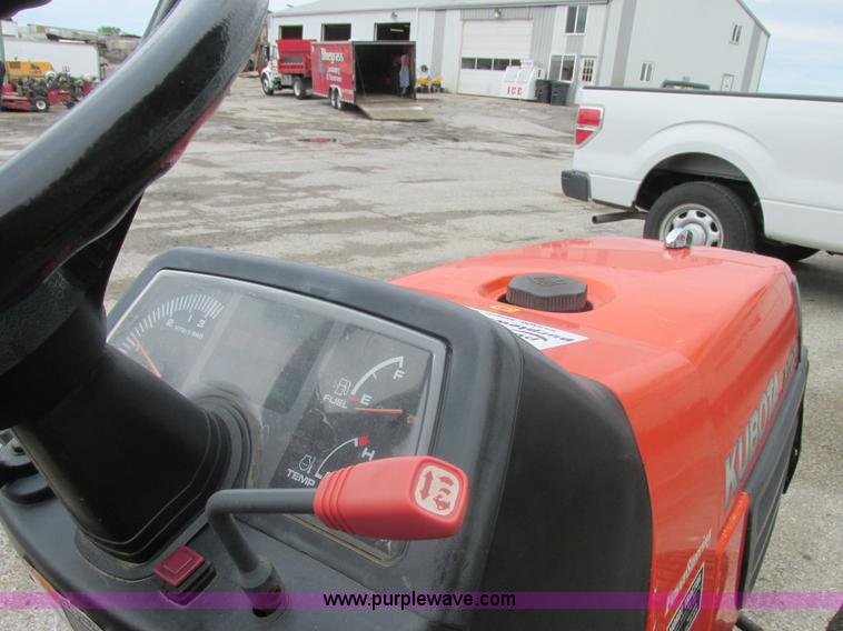 image for item E7237 Kubota B7610 MFWD tractor