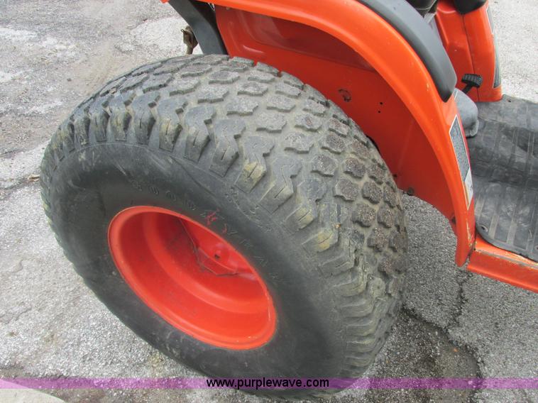 image for item E7237 Kubota B7610 MFWD tractor