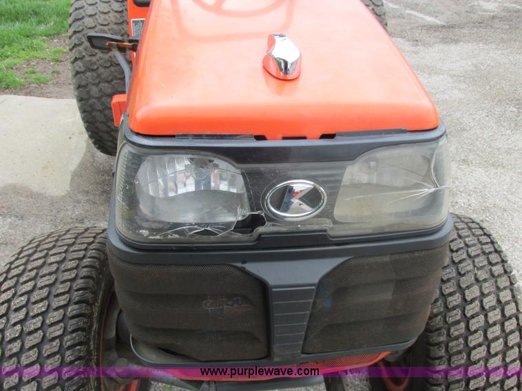 image for item E7237 Kubota B7610 MFWD tractor