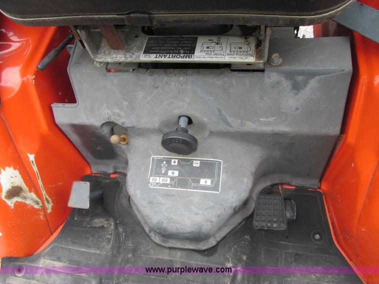 image for item E7237 Kubota B7610 MFWD tractor