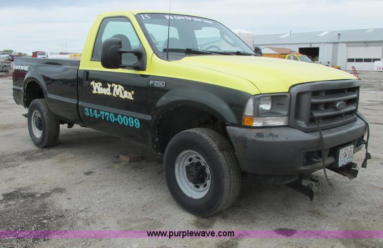 image for item E7238 2003 Ford F250 Super Duty XL pickup truck