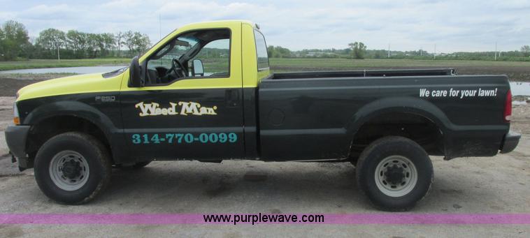 image for item E7238 2003 Ford F250 Super Duty XL pickup truck