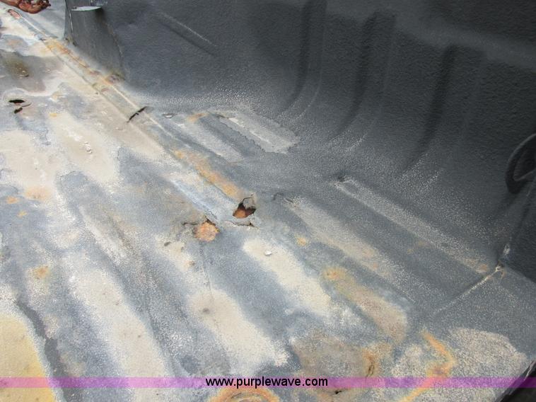 image for item E7238 2003 Ford F250 Super Duty XL pickup truck