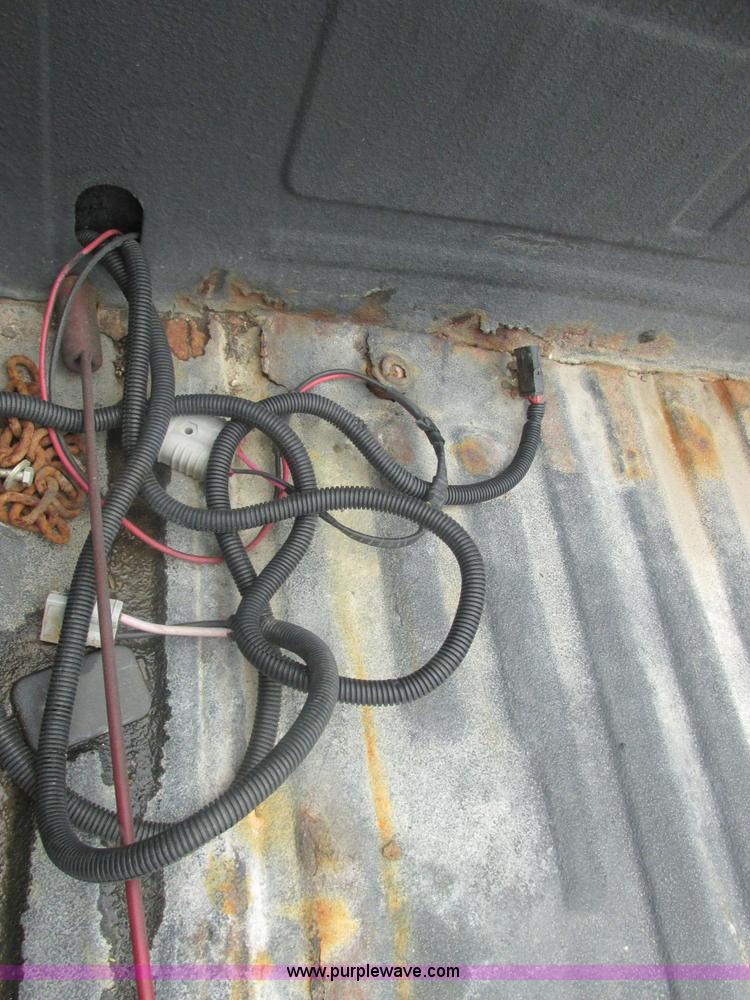 image for item E7238 2003 Ford F250 Super Duty XL pickup truck