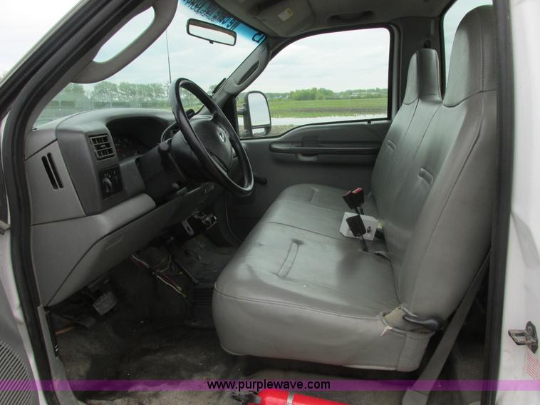 image for item E7238 2003 Ford F250 Super Duty XL pickup truck