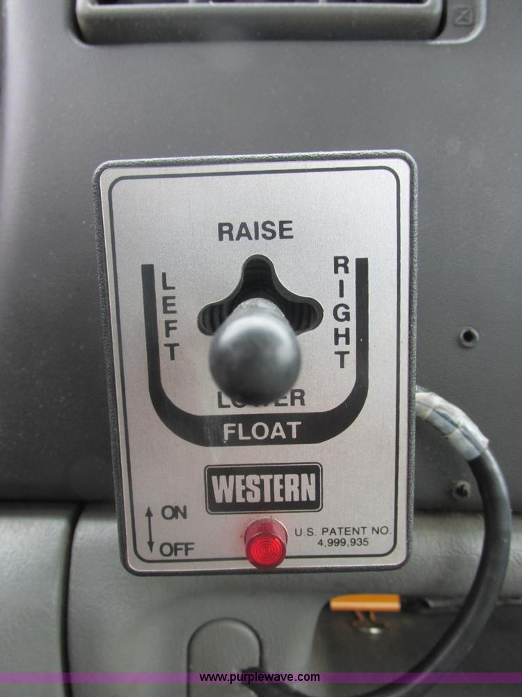 image for item E7238 2003 Ford F250 Super Duty XL pickup truck