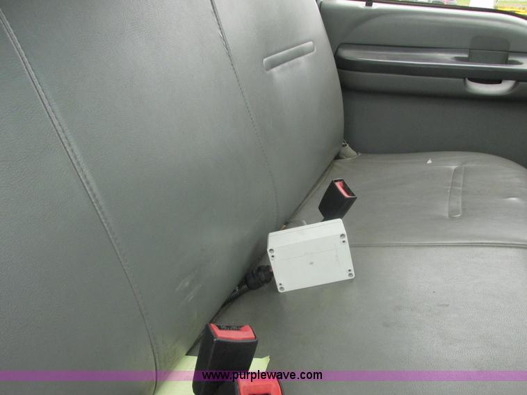 image for item E7238 2003 Ford F250 Super Duty XL pickup truck