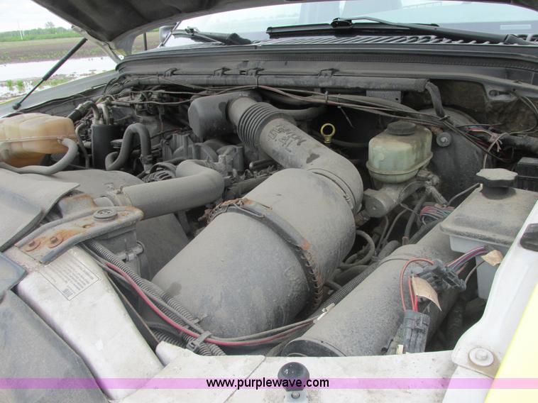 image for item E7238 2003 Ford F250 Super Duty XL pickup truck