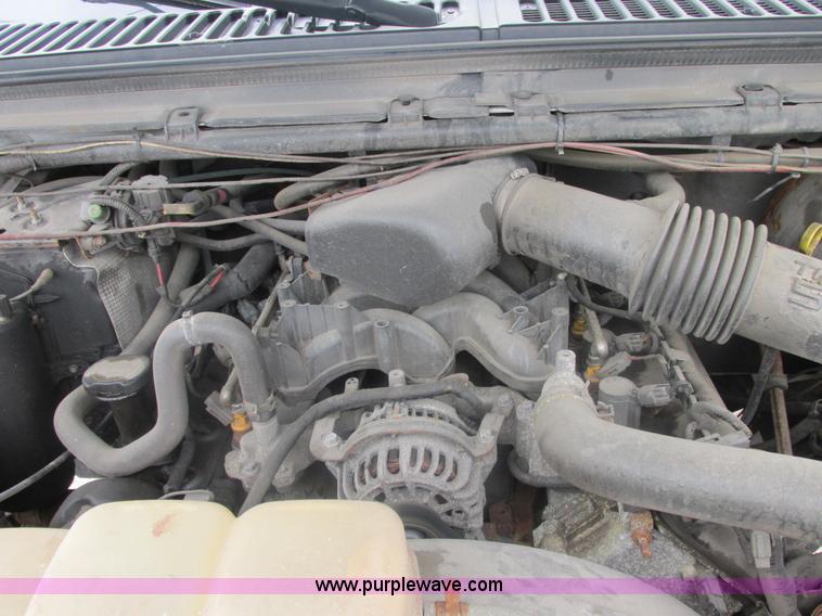 image for item E7238 2003 Ford F250 Super Duty XL pickup truck