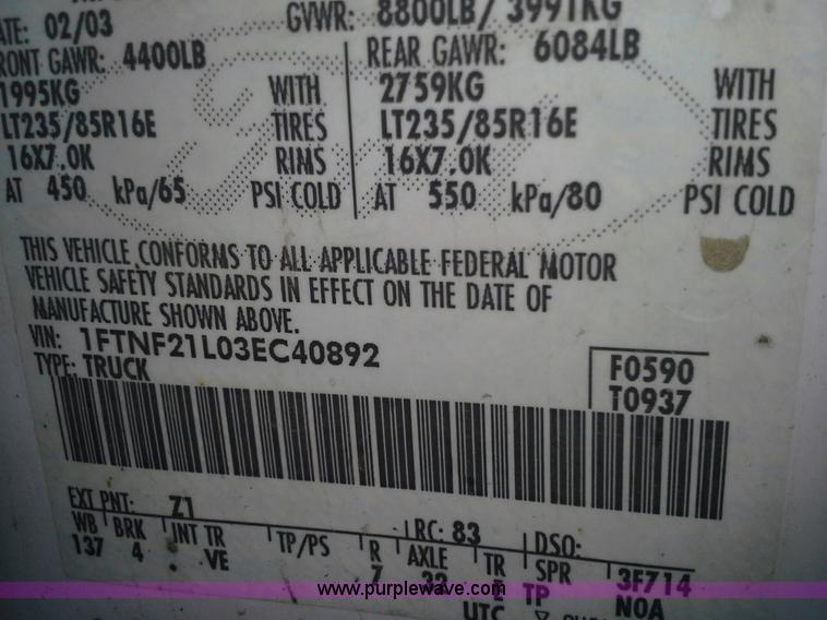 image for item E7238 2003 Ford F250 Super Duty XL pickup truck