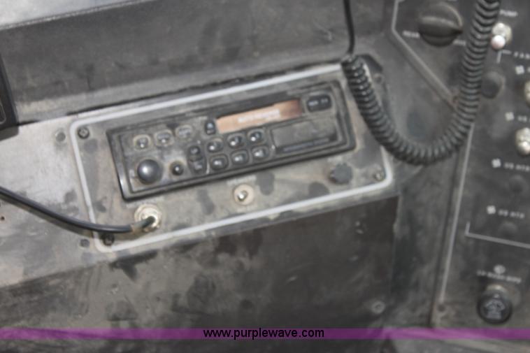 image for item E8489 1996 International 3800 Blue Bird school bus