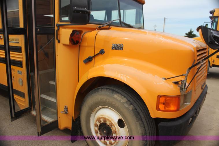 image for item E8489 1996 International 3800 Blue Bird school bus